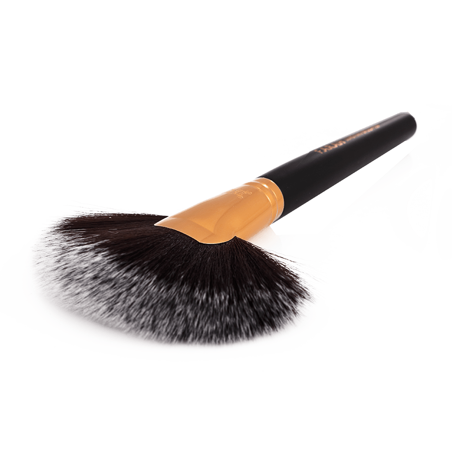 Luxe Fan Brush 58F